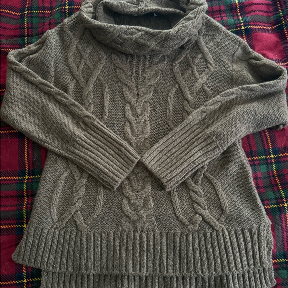 Elegant Cable Knit Turtleneck Sweater - Gray